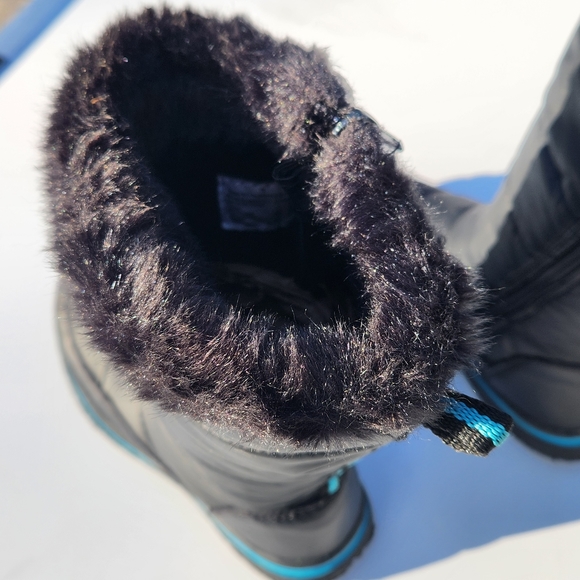 Kids Zip Up Fuzzy Snow Boot - Size 1 - Picture 13 of 13